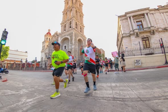 Brillan coahuilenses en el medio maratón