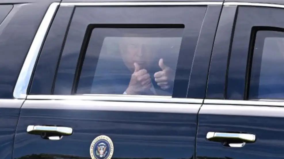 Vuelve Trump al hospital bajo lupa por salud física y mental