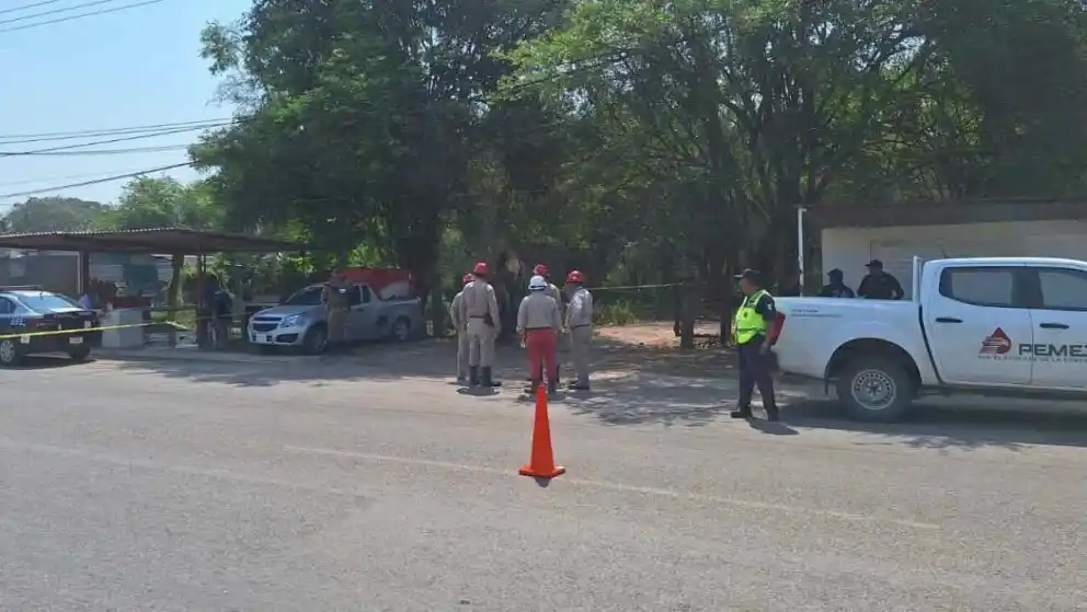 Fuga de gas obliga a desalojar familias cerca Ciudad Pemex