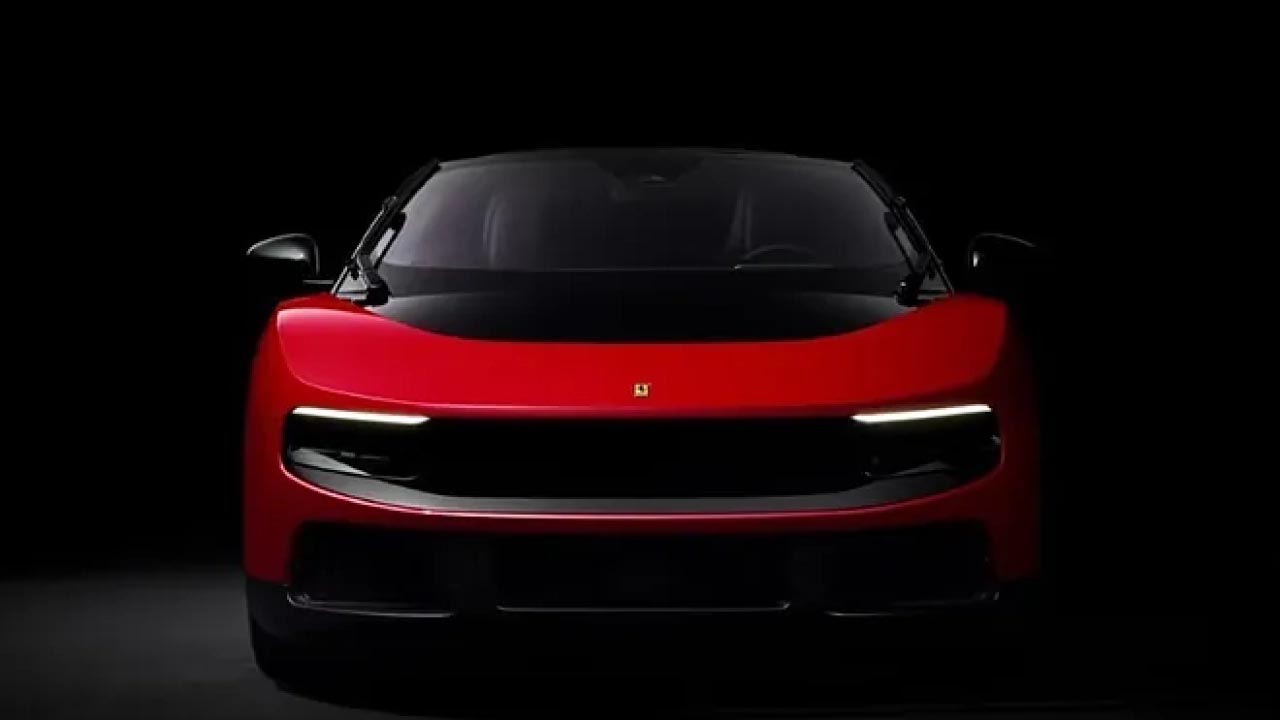 Sufre Ferrari caída en Bolsa tras presentar su deportivo eléctrico