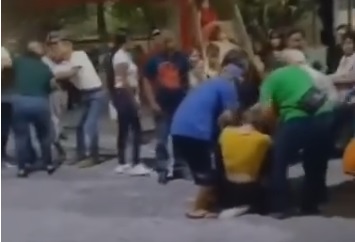 Se desata batalla campal  en festejo de Óscar Ríos