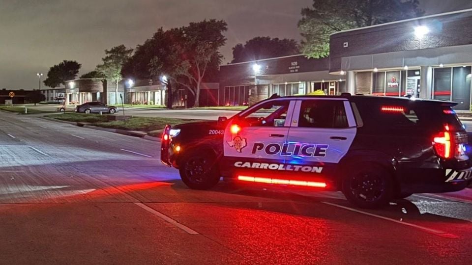 Sujeto dispara en centro comercial y mata a dos