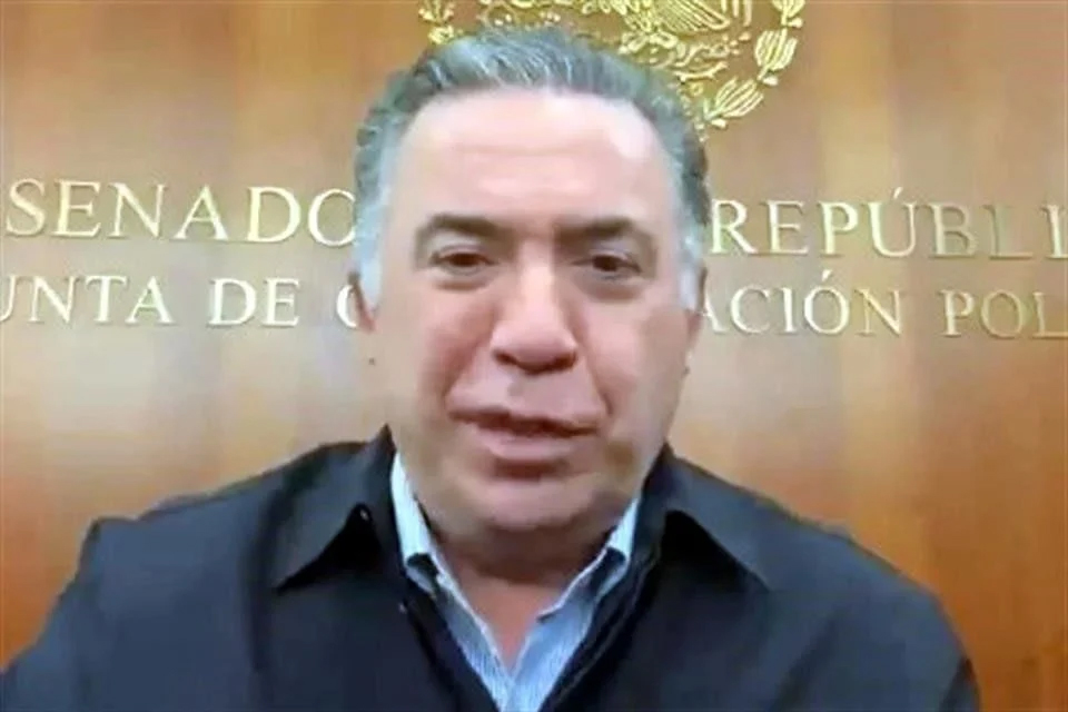 Descarta Inzunza dejar su curul en el Senado