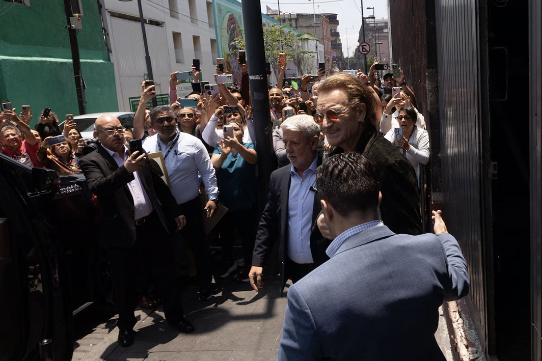 Inmortaliza U2 el Centro Histórico en su nuevo video