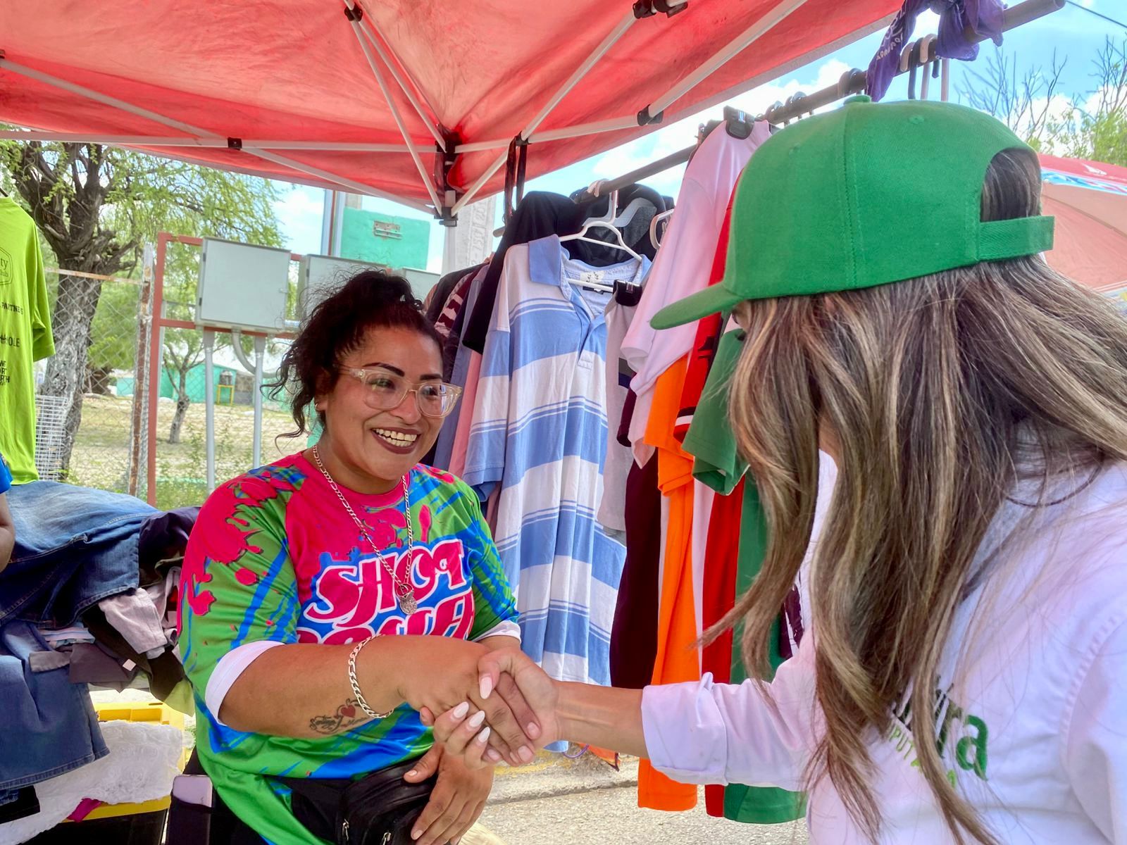 Respaldan los comerciantes de Nueva Rosita a Alhira Reséndiz