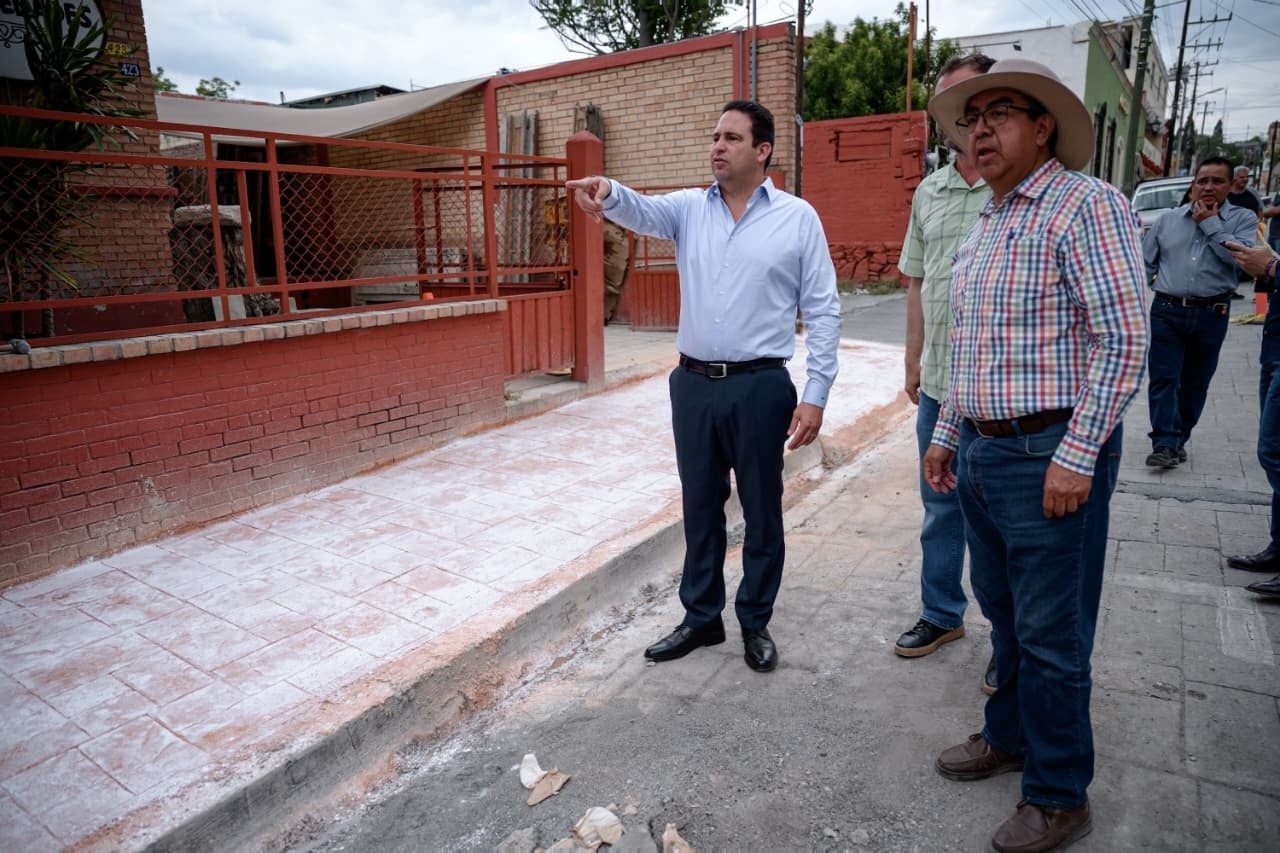 Avanza embanquetado en el Centro Histórico