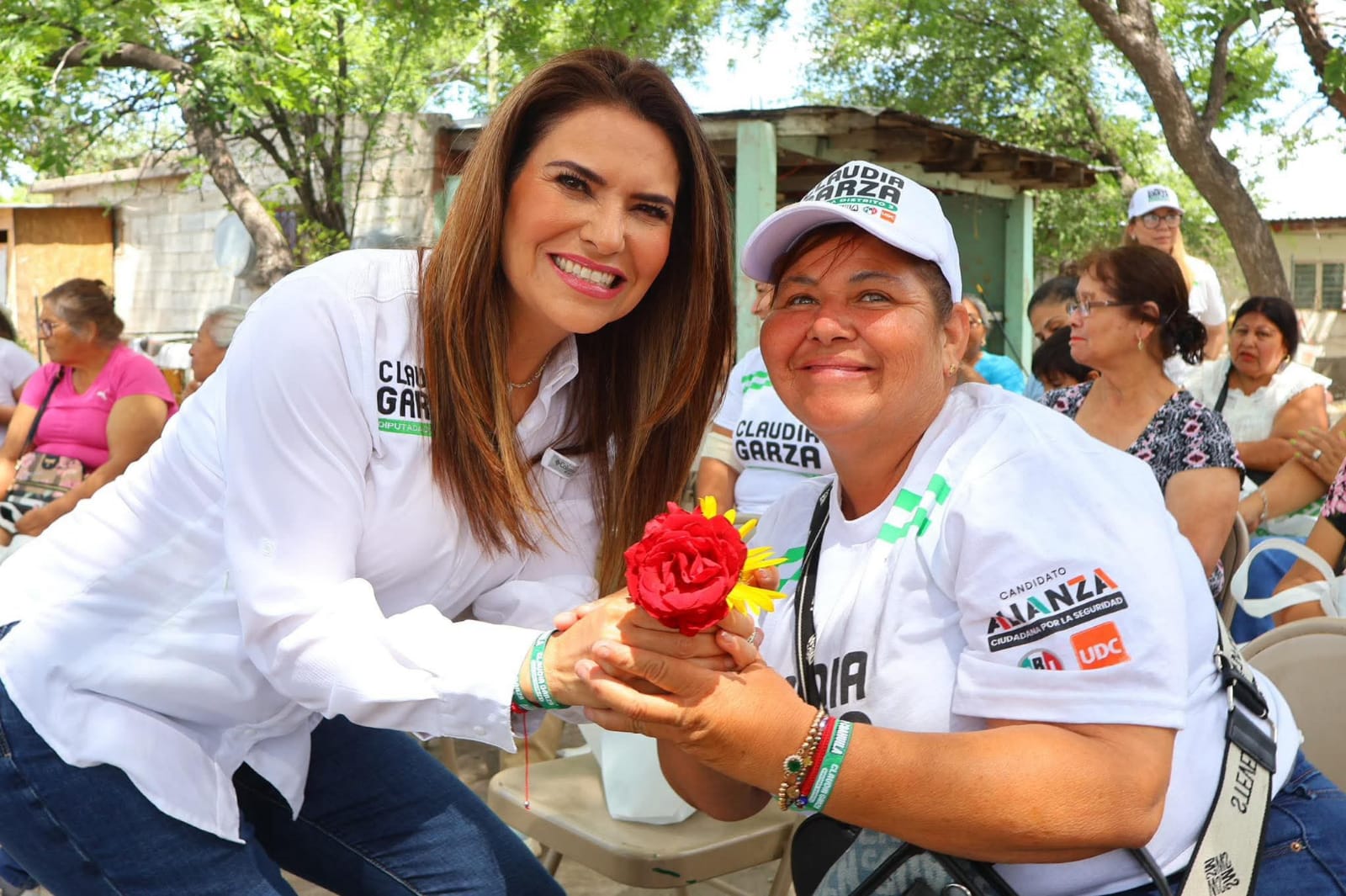 Normará Claudia Garza de la mano con la ciudadanía
