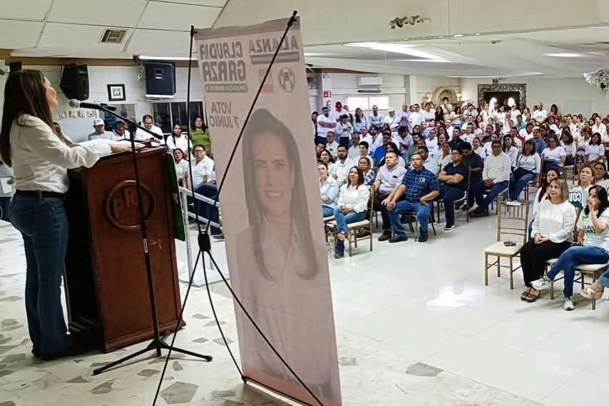 Presenta Claudia compromisos para los maestros de Sabinas