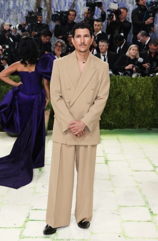 Celebridad, poder y arte se dan la mano en una creativa Met Gala