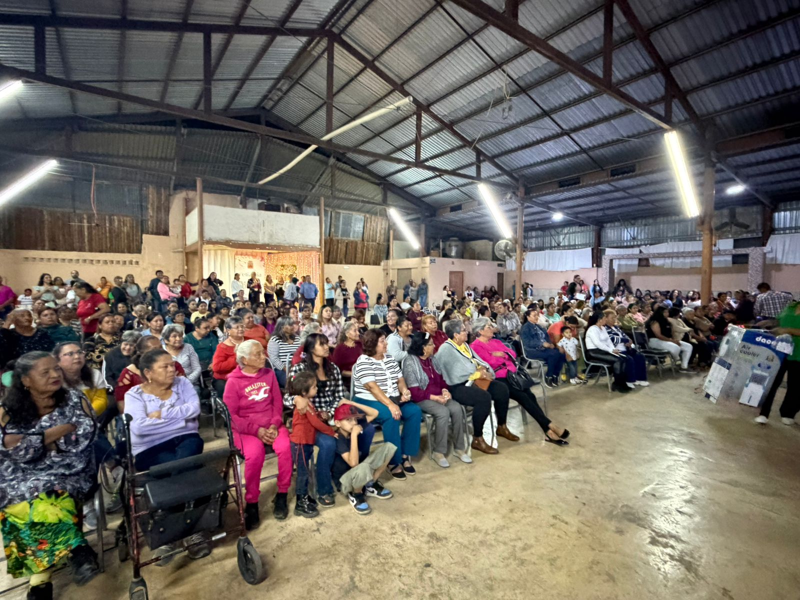 Celebran en Villa de las Esperanzas el segundo festejo del Día de las Madres