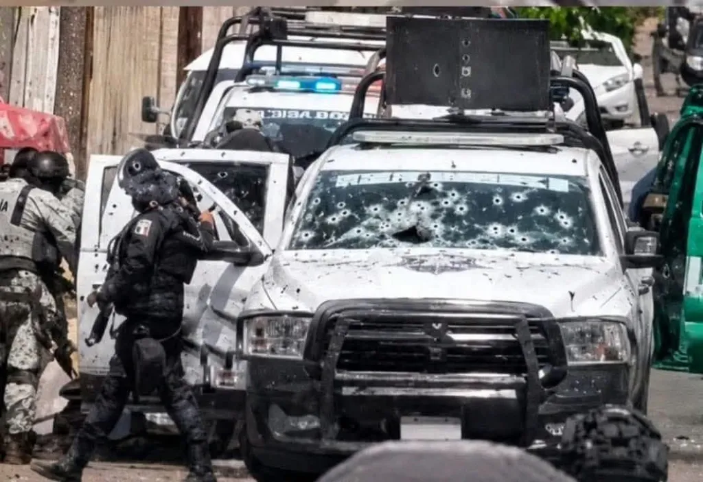 Dejan ataques 8 policías heridos