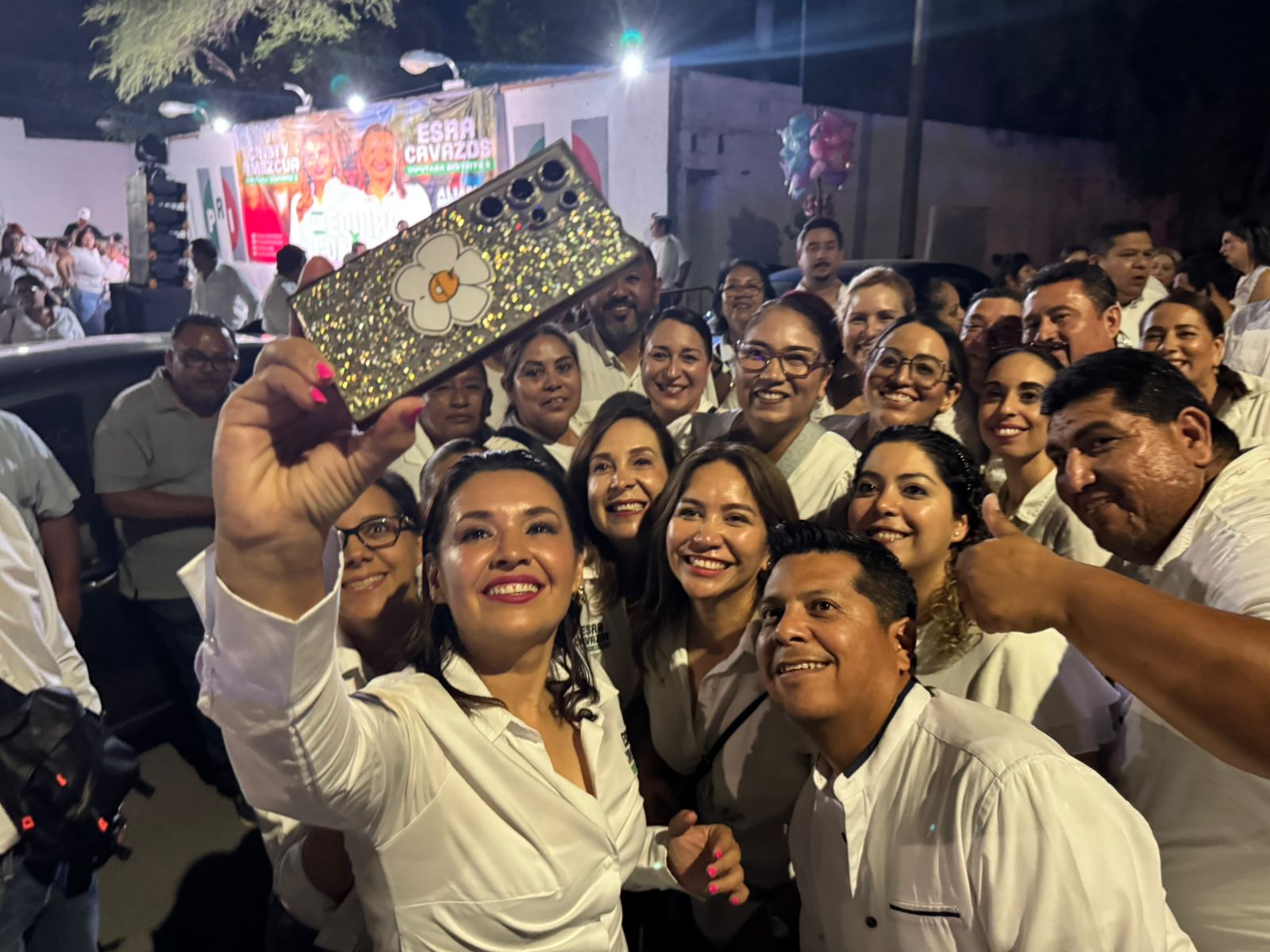ESRA CAVAZOS DA PRIMER PASO POR EL DISTRITO 5 EN MONCLOVA