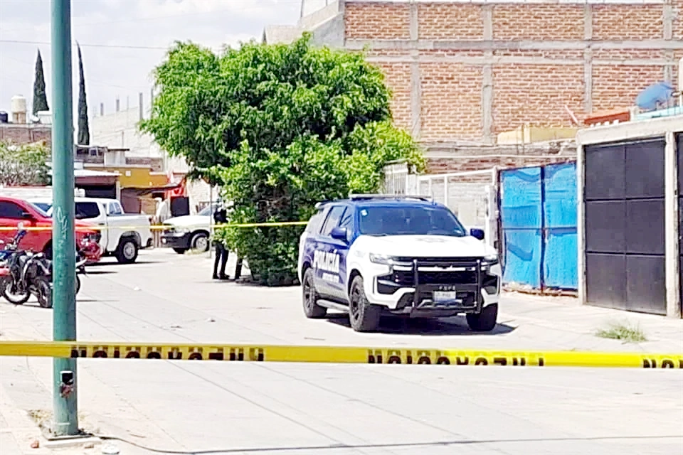 Hallan a cinco jóvenes acribillados en vivienda