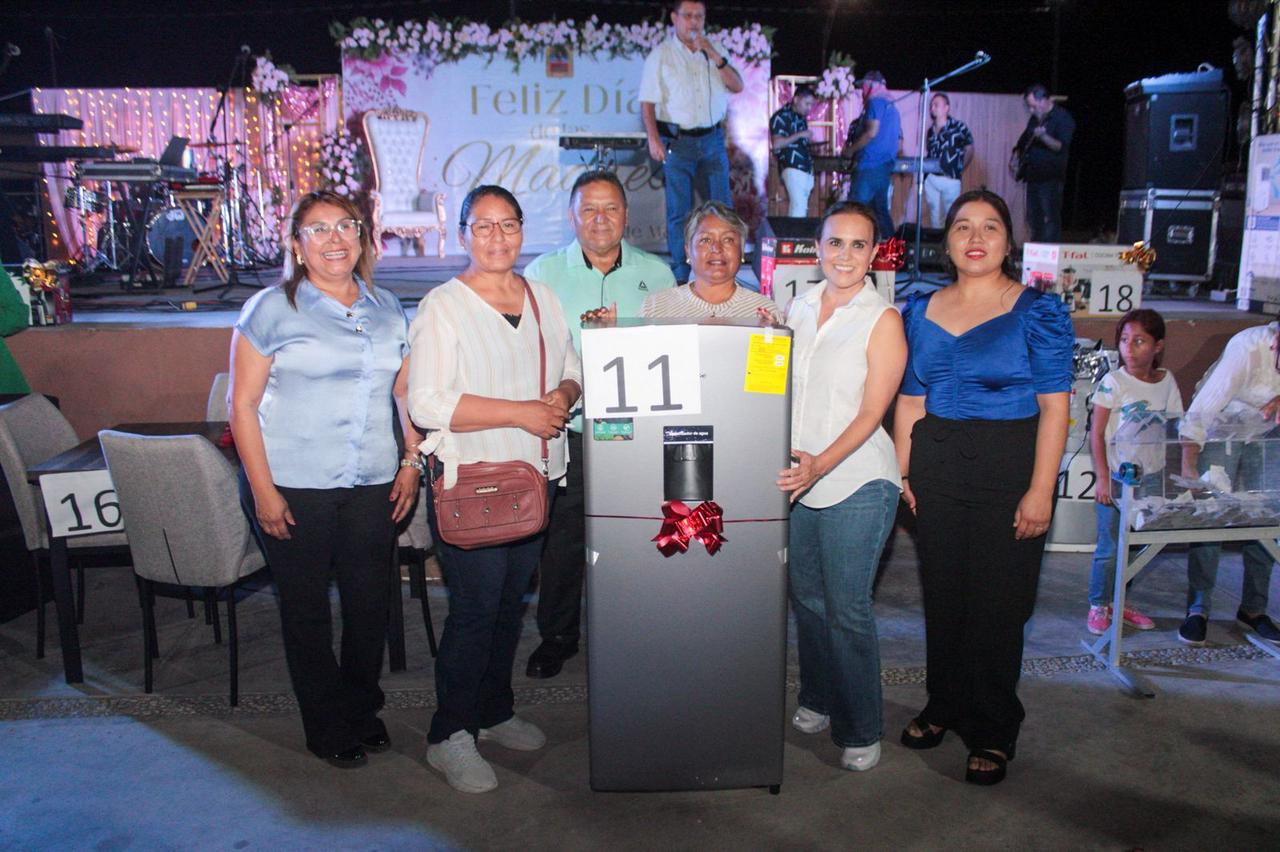 Inician Festejos del Día de las Madres en Minas de Barroterán