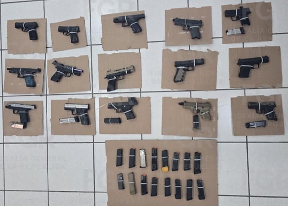 Desmantelan convoy y caen dos con armas