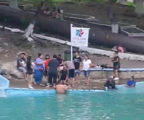 Sufre menor una fuerte caída de tobogán en parque “La Cascada”