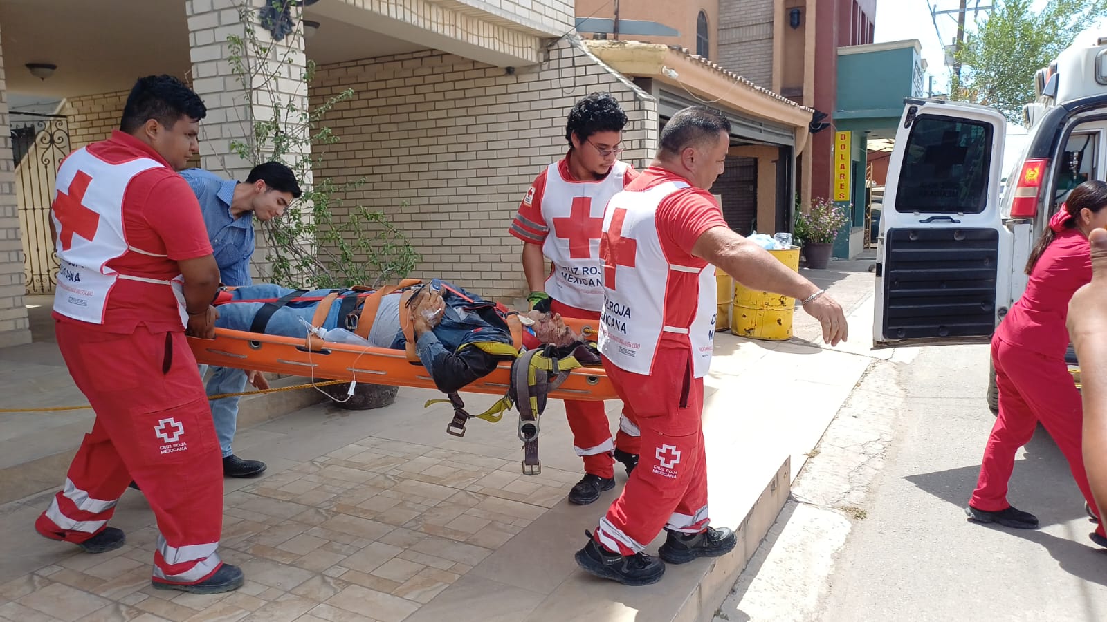 Fallece adulto mayor; intentaba bajar antena