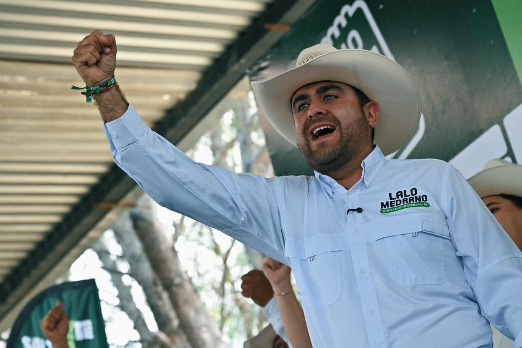 Cierra Lalo campaña en comunidades de Saltillo