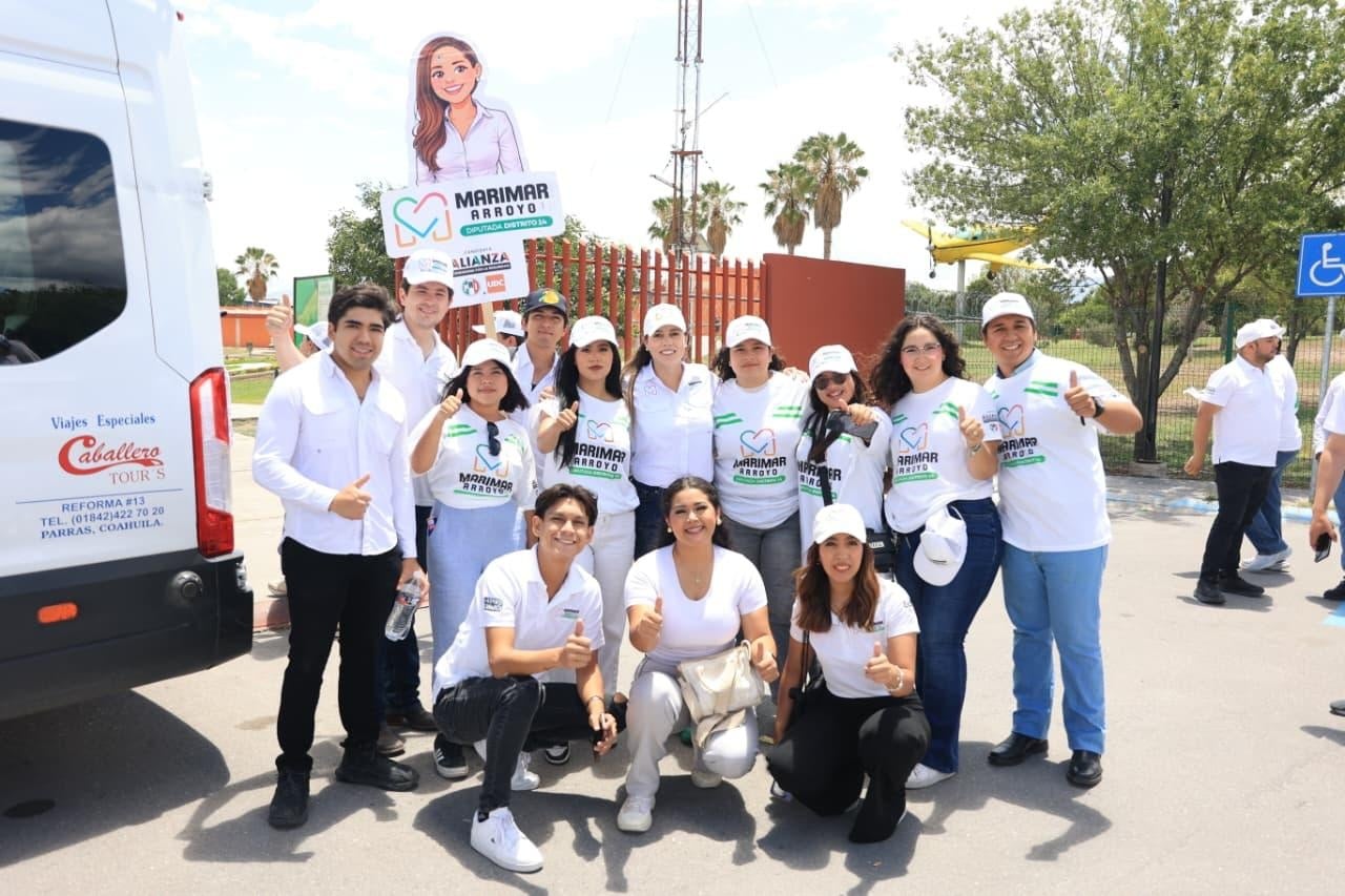 Va Marimar por más becas y créditos para los jóvenes