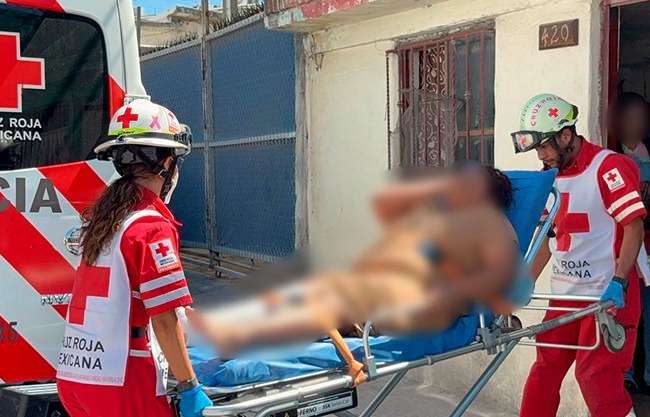 Golpea a su madre y le fractura pierna
