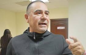 Dan prórroga de un mes para concesiones de taxi