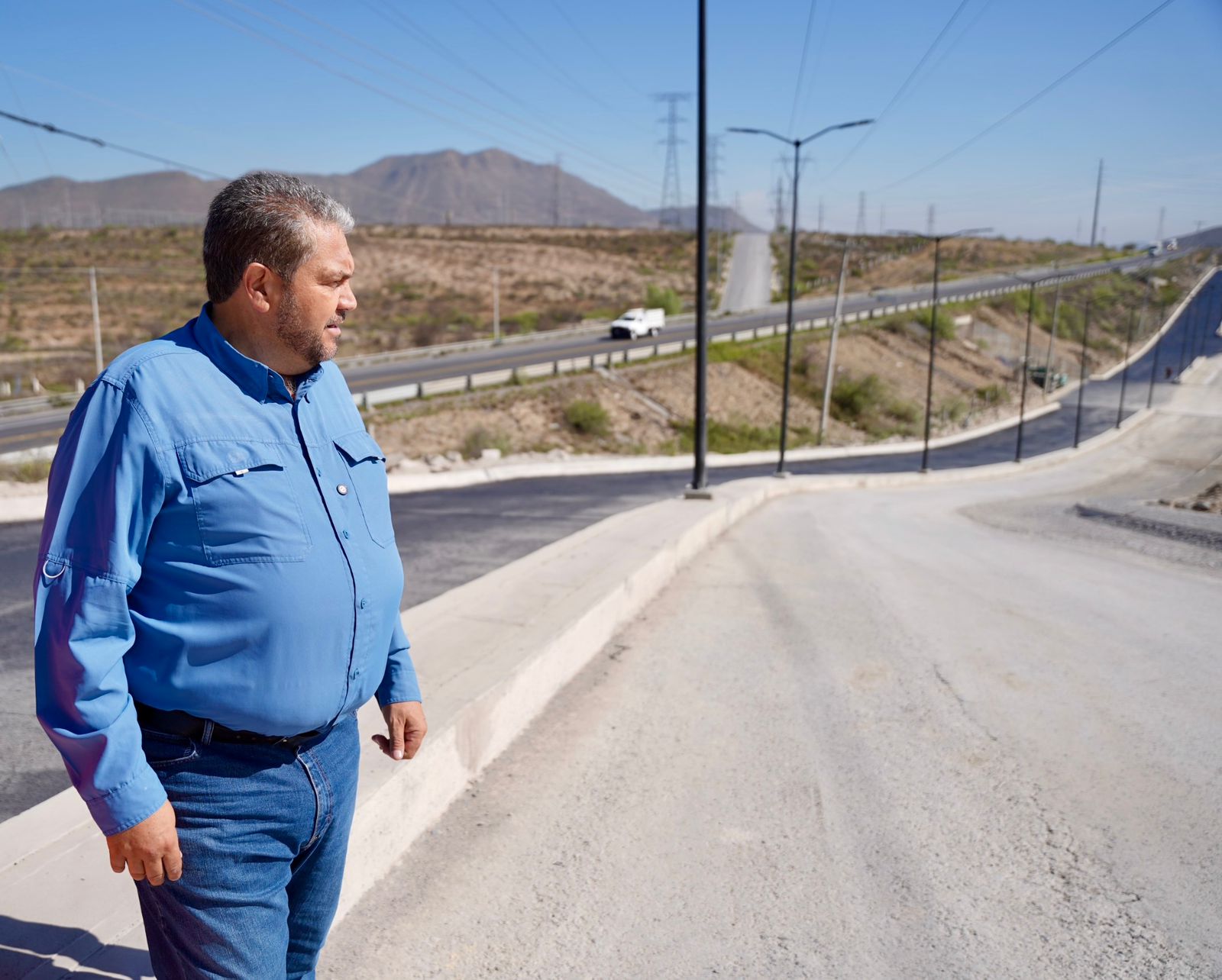 Supervisa Tomás obra del Camino del Real del Valle