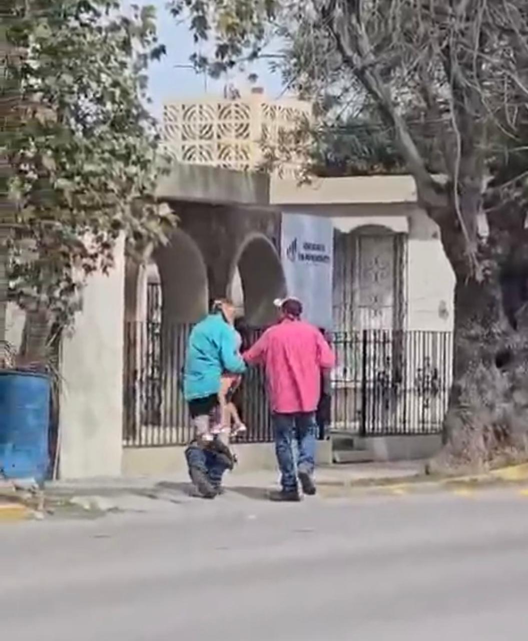 Padre ebrio cargaba a su hija; confunden rapto