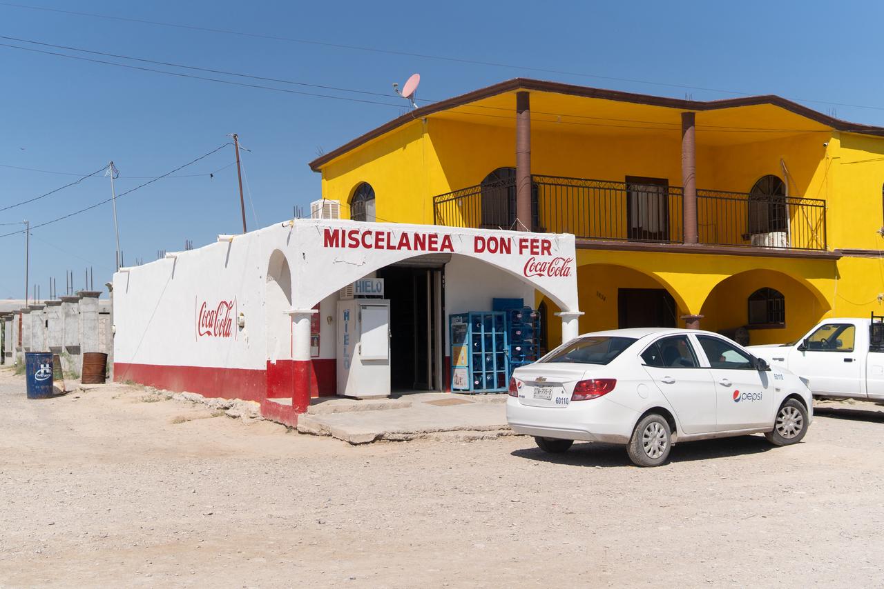 Combaten desabasto con pipas de agua en Sabinas