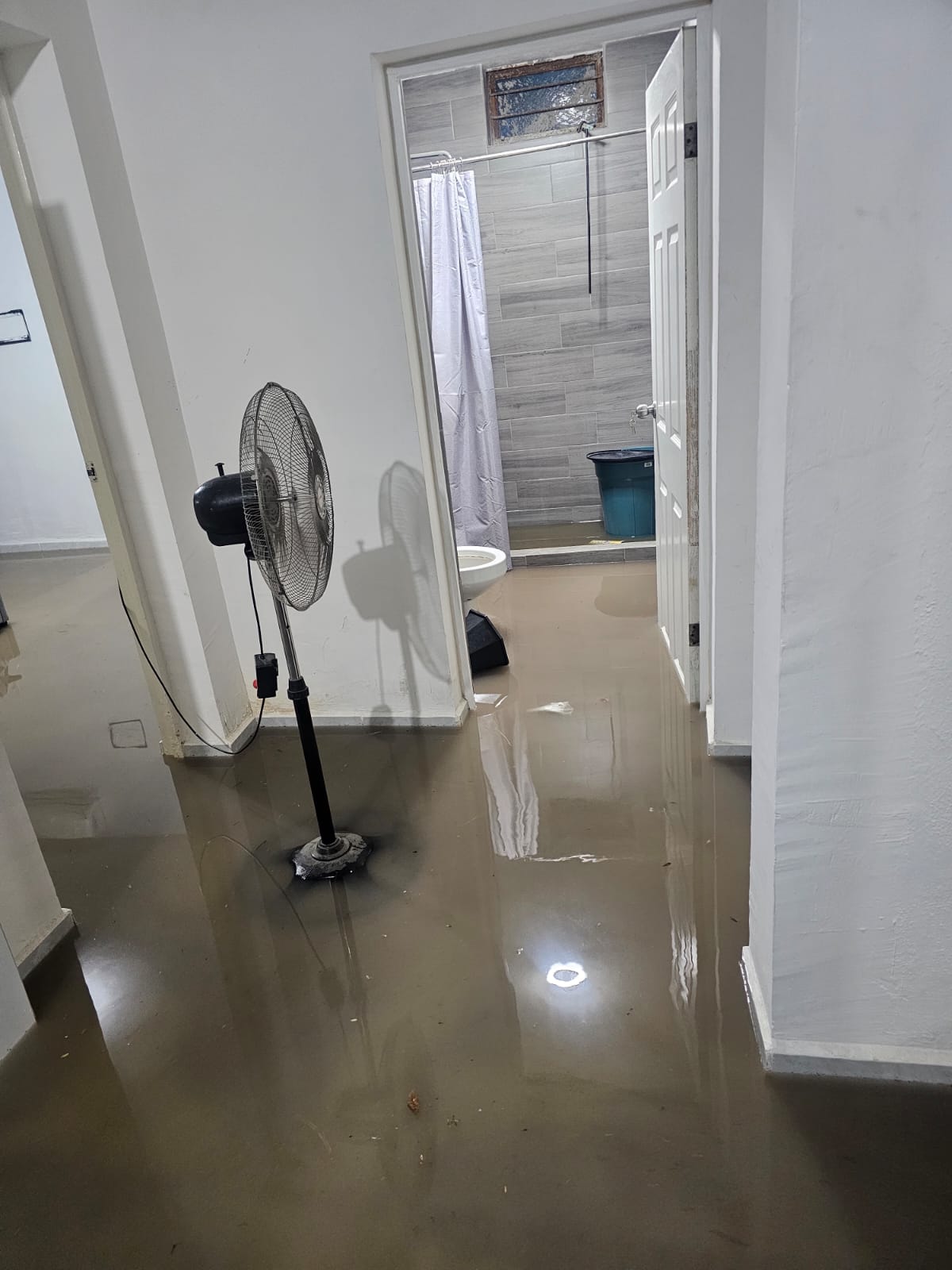 Atrapa tormenta a familias en Asturias