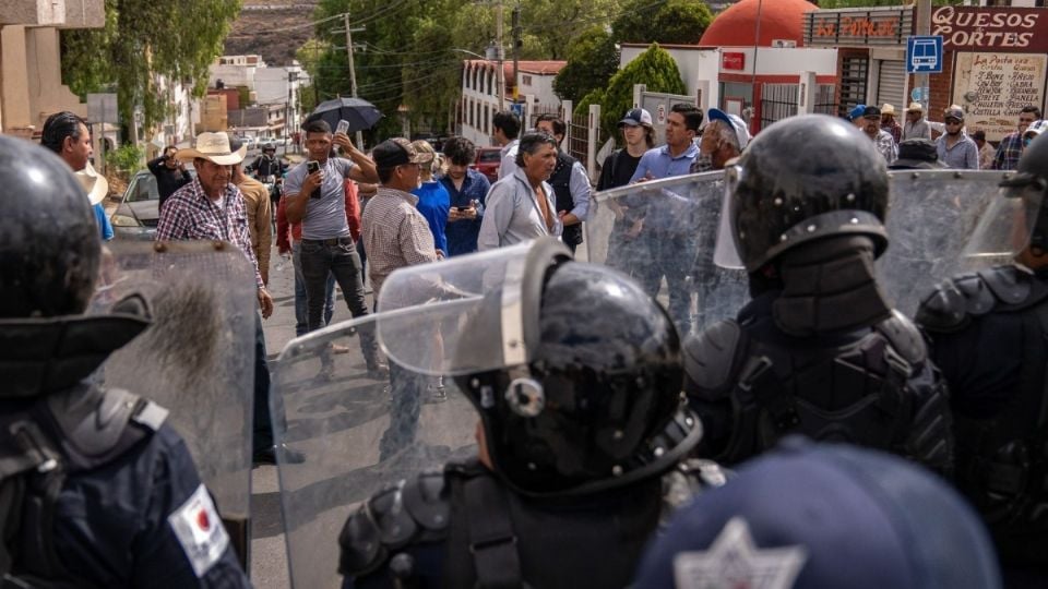Repliegan Policías de Zacatecas a productores durante manifestación