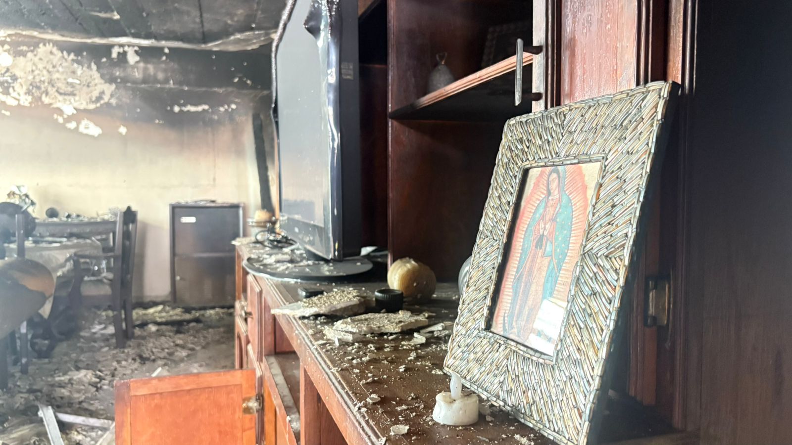 SÓLO QUEDÓ LA VIRGEN