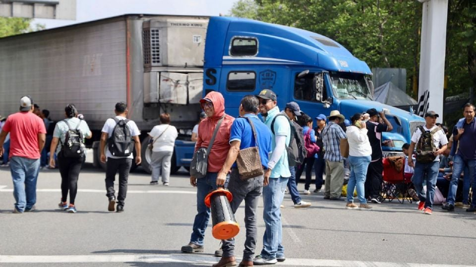 Agreden con d*sparos a maestros durante bloqueo en Oaxaca; CNTE responsabiliza al ayuntamiento de Mitla