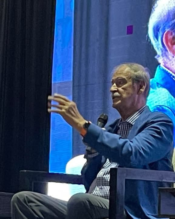 Vicente Fox reaparece en la frontera; llega a Eagle Pass para cumbre económica internacional