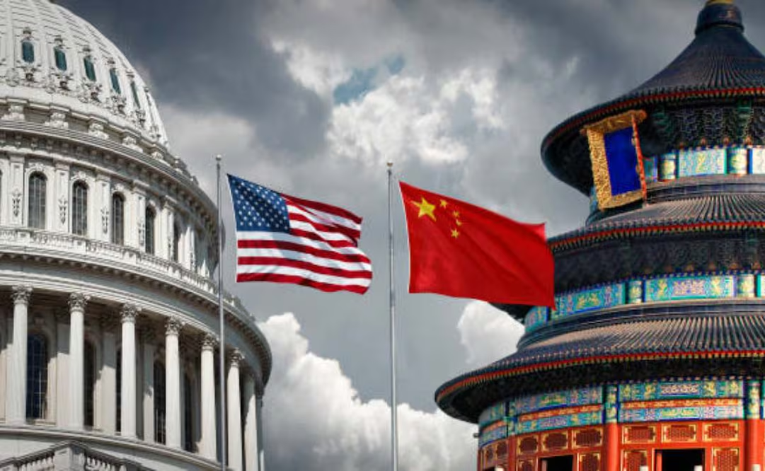 China ignorará sanciones de EU a empresas acusadas de comprar petróleo a Irán; «violan el derecho internacional», afirma