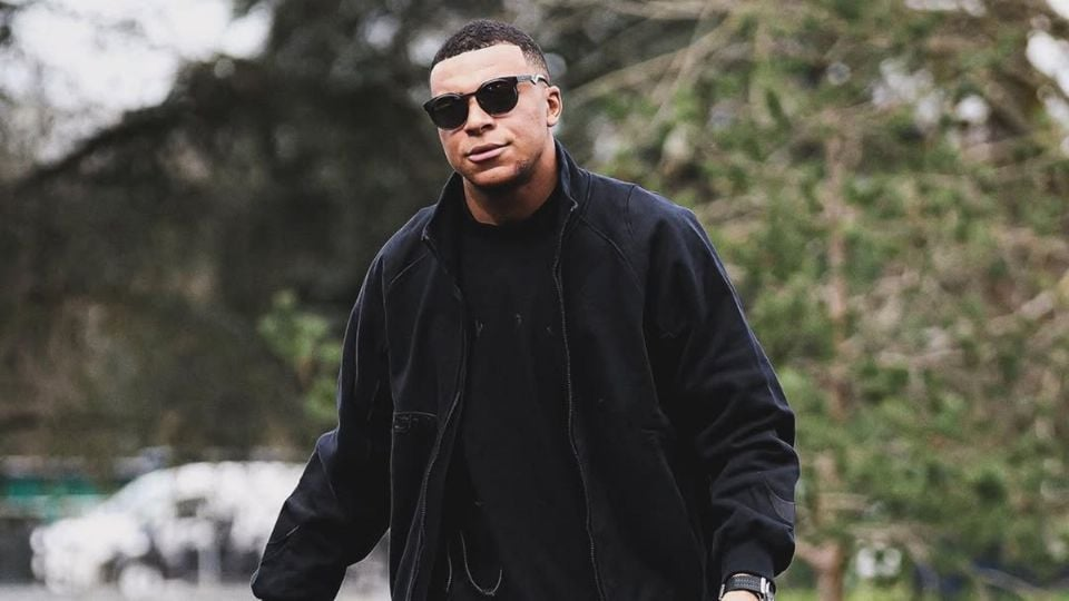 Mbappé es blanco de críticas por trasnochar antes del Clásico y enviar mensaje de aliento al Real Madrid desde su sillón