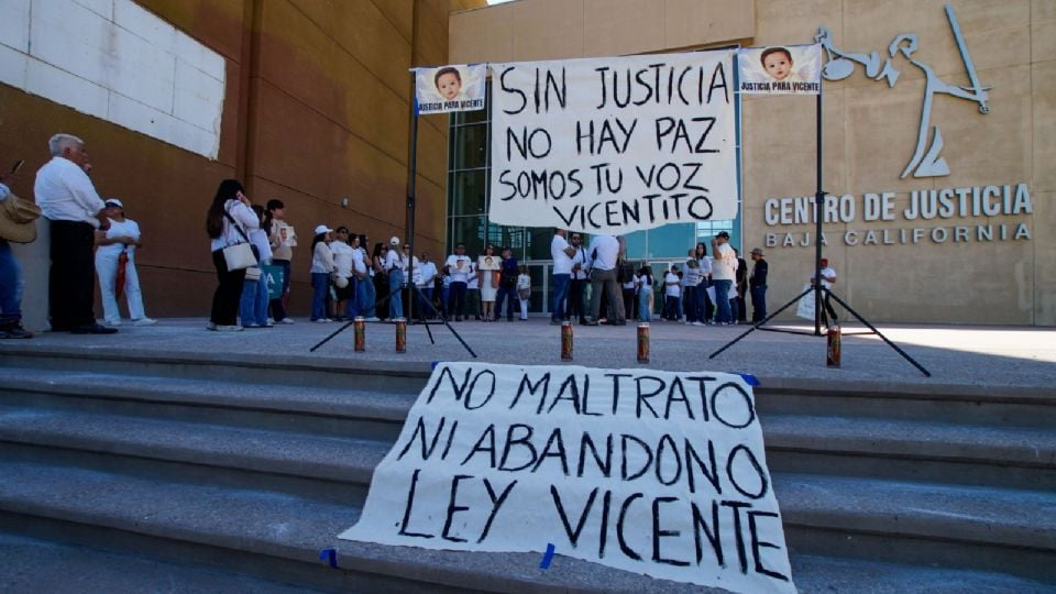 Papá del niño Vicente tiene dos carpetas de investigación por violencia familiar contra Roxana «N», confirma fiscalía