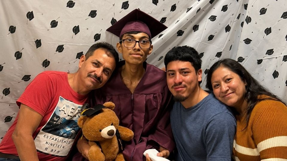 Despiden en México a Kevin González, joven con cáncer que falleció tras reunirse con sus padres deportados de EU
