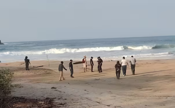 Reportan feminicidio en playa de Oaxaca; la víctima, de 40 años, recibió 28 puñ*ladas