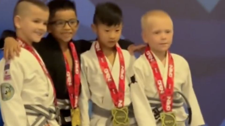 Noble campeón mexicano: niño conmueve por invitar a sus rivales a compartir lo más alto del podio en torneos de jiu-jitsu