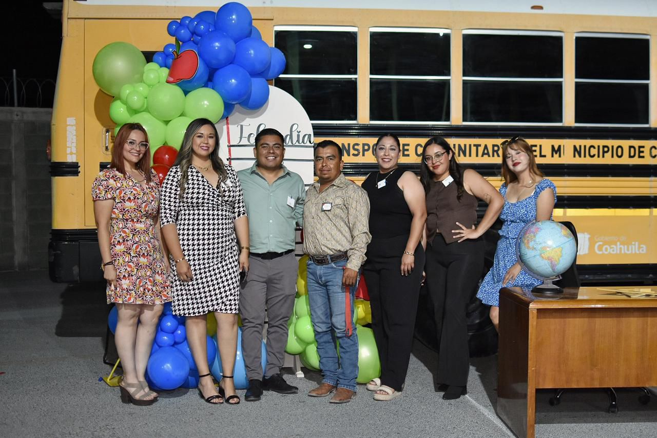 CELEBRAN A MAESTRAS Y MAESTROS DE CUATRO CIÉNEGAS