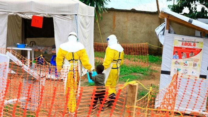 Confirman un nuevo brote de ébola en una remota provincia del Congo; hay 65 muert3s registradas