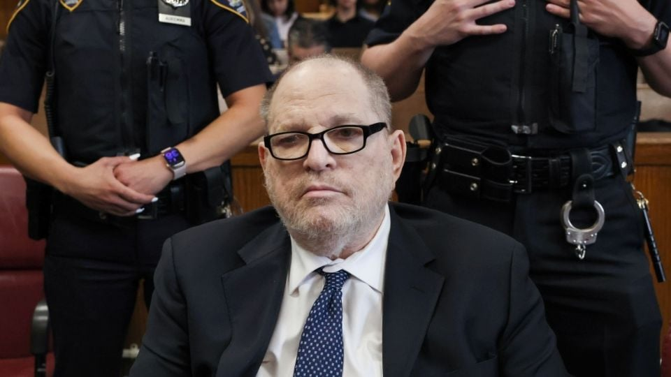 Juez declara nulo el tercer juicio contra el exproductor Harvey Weinstein acusado de abuso s*xual