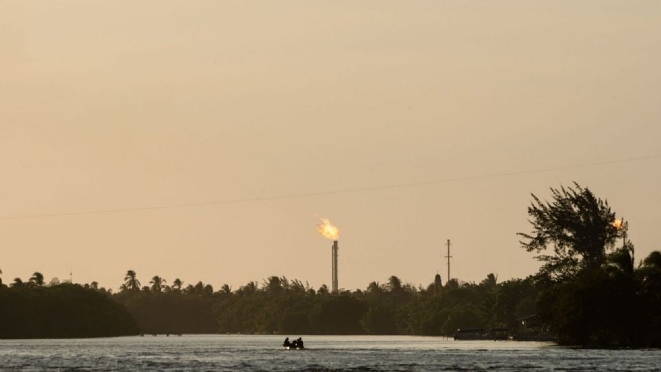 Pemex asegura que incidente en Dos Bocas fue una «flama» durante trabajos de mantenimiento