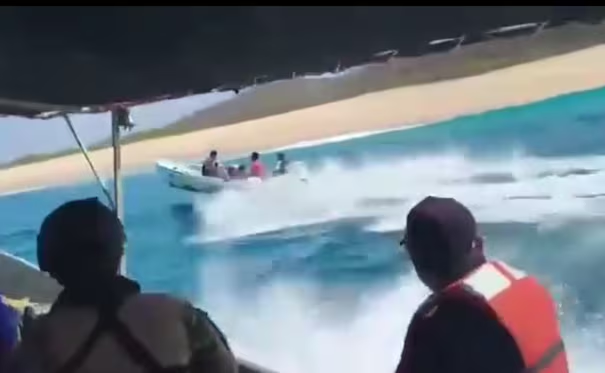 Pescadores denuncian d*sparos de Marina en Oaxaca; presentan querella ante la FGR