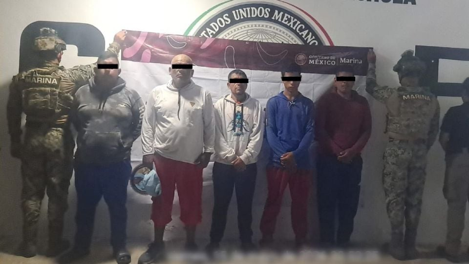 Decomisan más de tonelada y media de c*caína en aguas de Chiapas; hay cinco detenidos