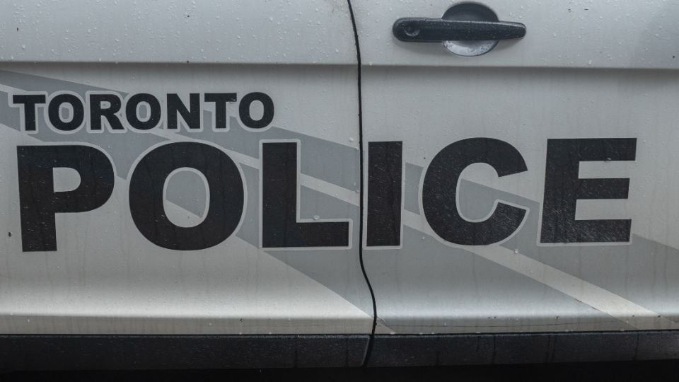 Detienen en España a tres policías canadienses por la agresión s*xual de una mujer