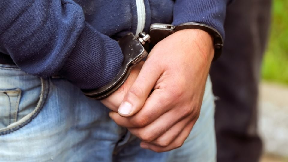 Encuentran 42 migrantes al interior de un camión en Texas; acusan al conductor de tr*fico de personas