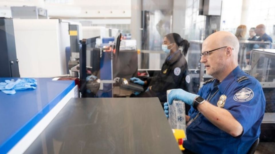 Autoridades de EU abren la puerta al transporte de marihu4na medicinal en vuelos comerciales