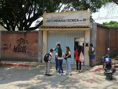 Detienen a estudiante que presuntamente d*sparó dentro de secundaria de Cuernavaca; no hay lesionados