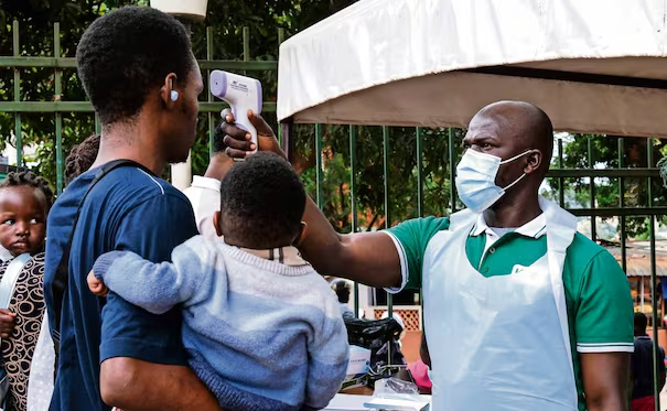 En plena crisis de ébola, desvían a Canadá un vuelo que iba a EU; llevaba un pasajero de República Democrática del Congo